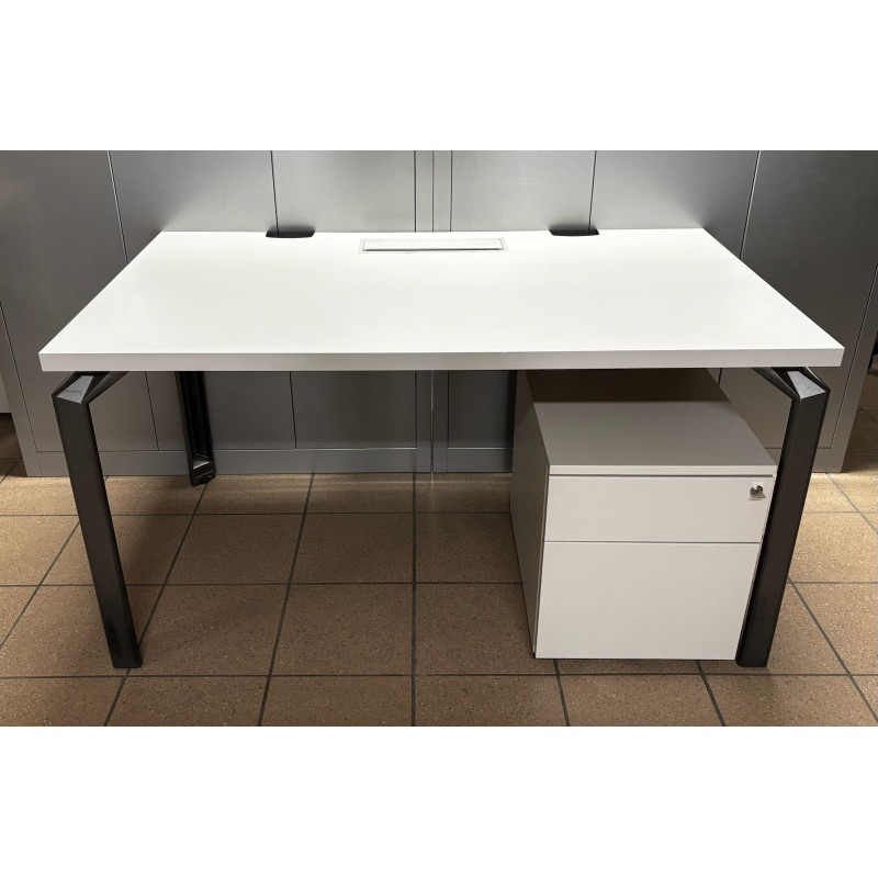 Bureau 140 cm gris coco