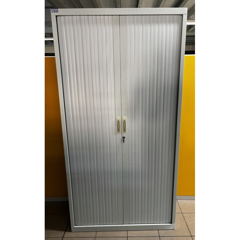 Armoire métal gris clair