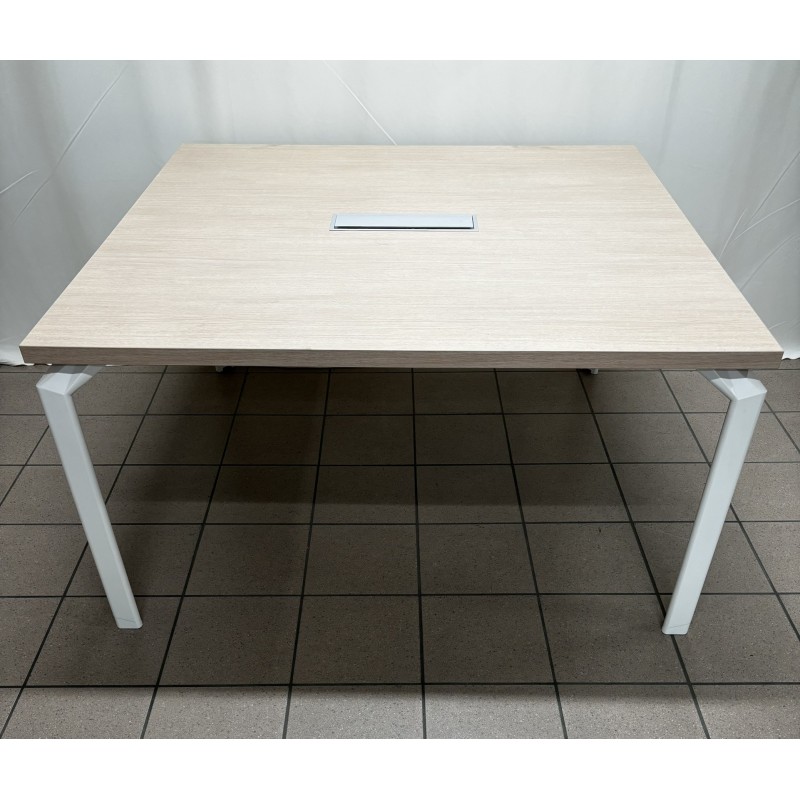 Table de réunion carré 140 cm